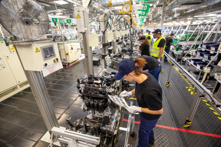 JelczLaskowice Fabryka Toyoty rozpoczyna produkcję